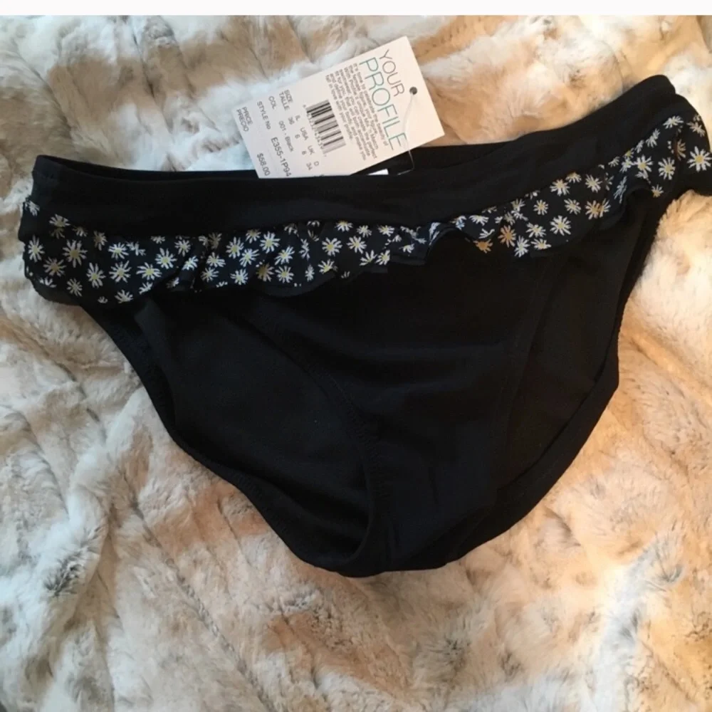 Black bikini bottom with ruffle Daisy’s NWT lower rise 8